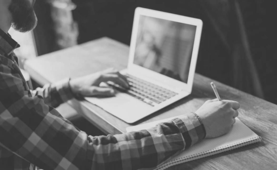 Technische SEO-Analyse am Arbeitsplatz